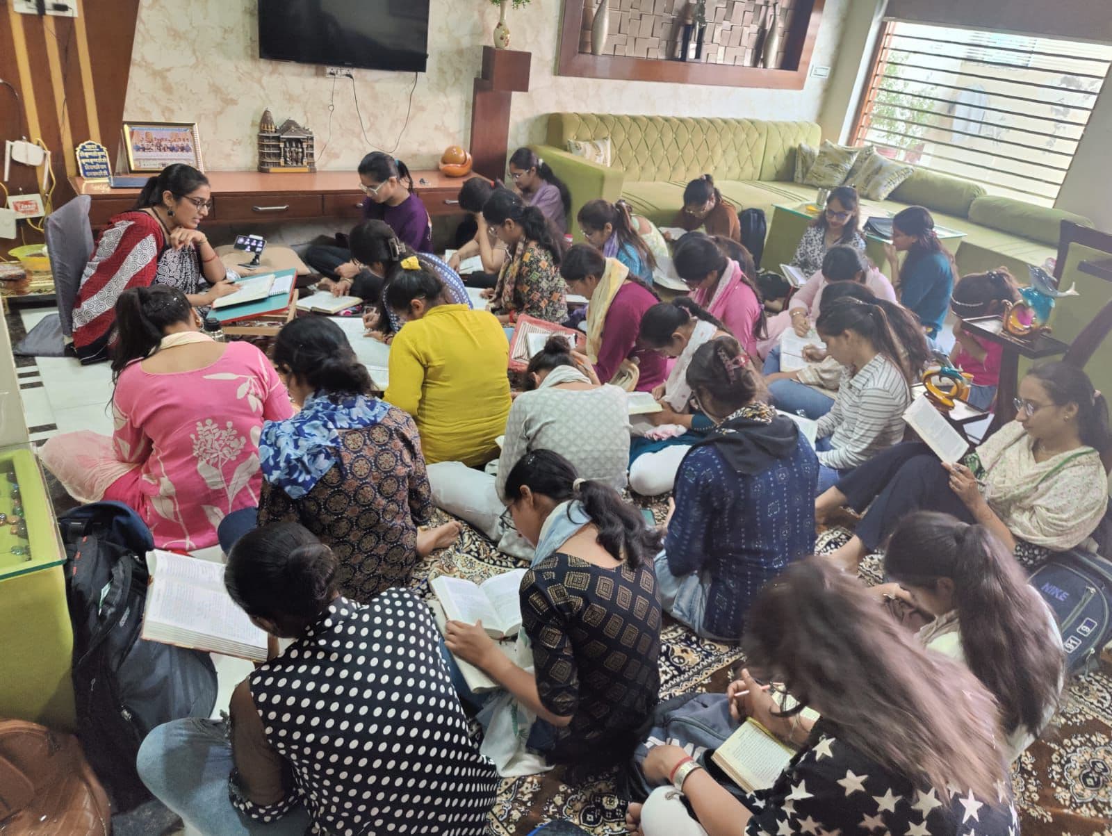 Studying śāstra with guidance